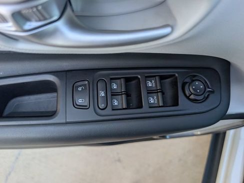 Used 2020 Jeep Renegade Limited w/ LED Lighting Group FWD image 21