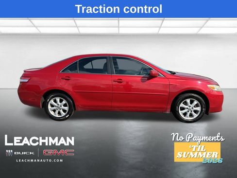 Used 2010 Toyota Camry LE image 2