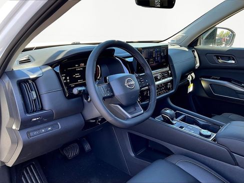 New 2026 Nissan Pathfinder SL AWD/4WD image 16