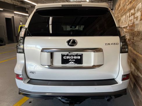Used 2023 Lexus GX 460 Premium w/ Accessory Package AWD/4WD image 21