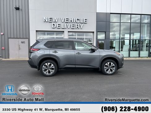 Used 2023 Nissan Rogue SV AWD/4WD image 9