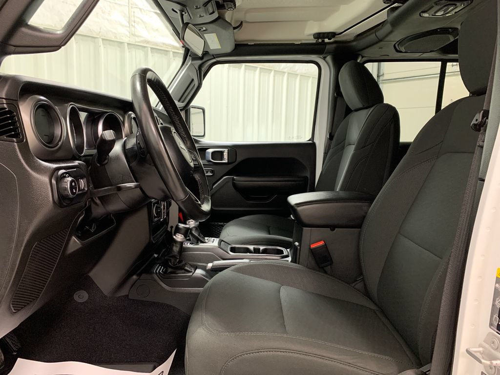 Used 2023 Jeep Gladiator Sport AWD/4WD image 17