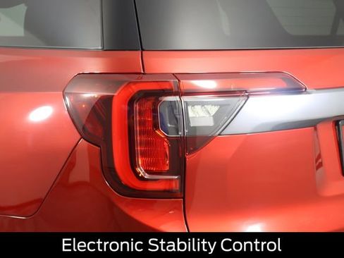 Used 2021 GMC Acadia AT4 w/ Technology Package image 29