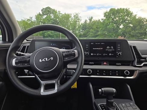 Certified 2025 Kia Sportage LX AWD/4WD image 35