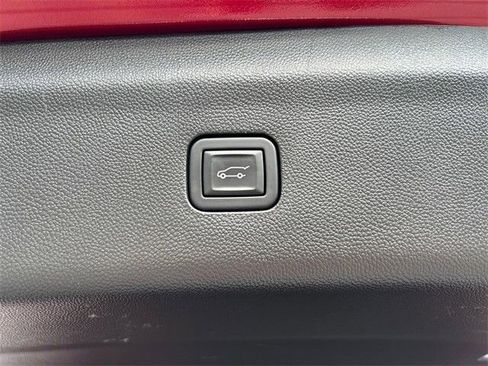 Used 2024 Buick Enclave Premium image 17