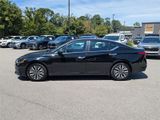 Used 2024 Nissan Altima 2.5 SV image 3