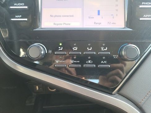 Used 2019 Toyota Camry LE image 27