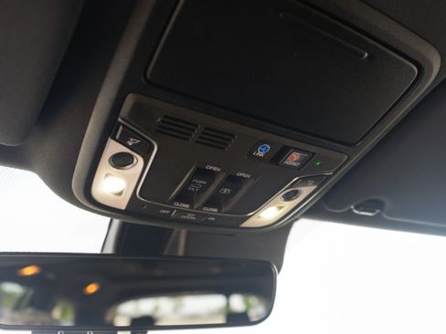 Used 2020 Honda Pilot Black Edition image 17