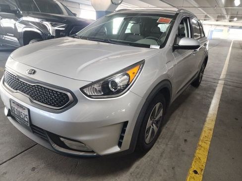 Used 2018 Kia Niro LX image 4