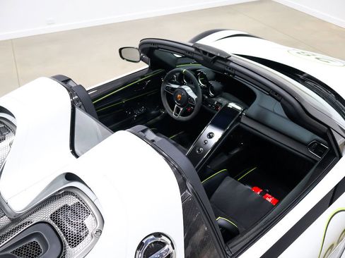 Used 2015 Porsche 918 Spyder image 91