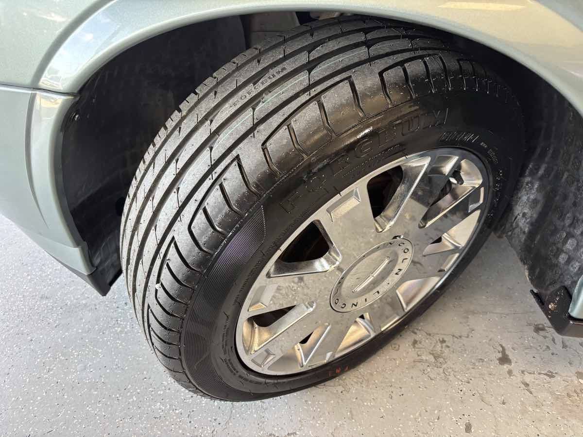 Used 2004 Lincoln LS RWD image 26