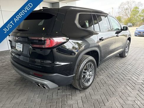 Used 2025 GMC Acadia Elevation image 8