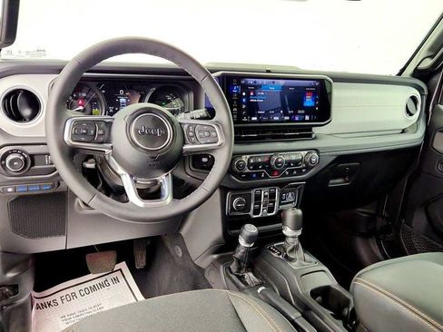 Used 2025 Jeep Wrangler Unlimited Sahara w/ Safety Group AWD/4WD image 11
