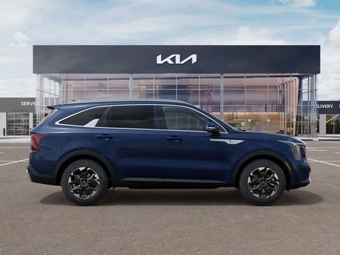 New 2025 Kia Sorento S image 8