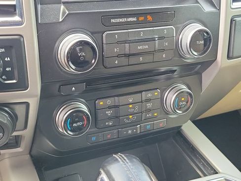 Used 2016 Ford F150 Lariat w/ Equipment Group 502A Luxury AWD/4WD image 18