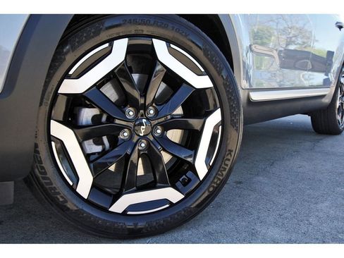 Used 2025 Kia Telluride S image 29