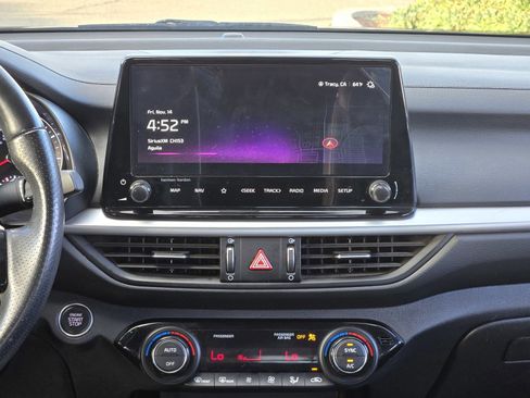 Used 2024 Kia Forte GT-Line w/ GT-Line Premium Package image 12