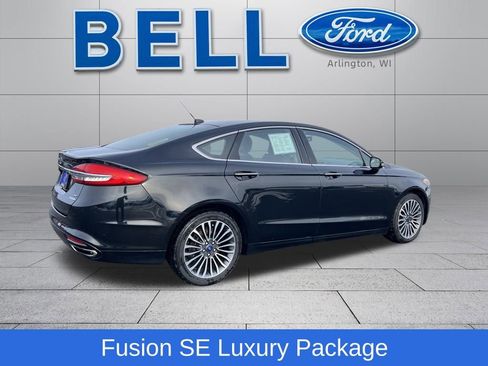 Used 2017 Ford Fusion SE image 3