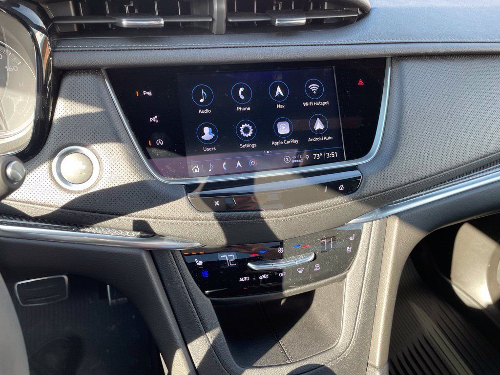 Used 2025 Cadillac XT5 Sportv w/ LPO, Bronce Accent Package AWD/4WD image 23