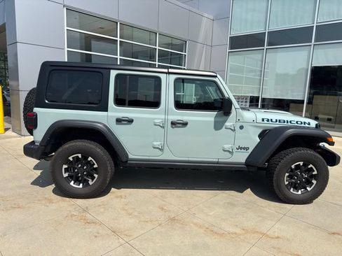 Used 2024 Jeep Wrangler Unlimited Rubicon 4xe AWD/4WD image 8