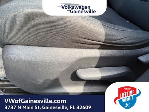 Used 2021 Toyota RAV4 LE FWD image 16
