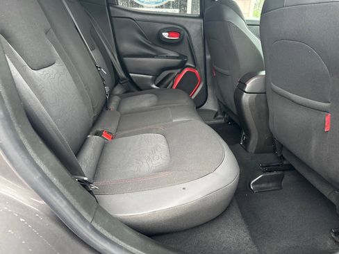 Used 2016 Jeep Renegade Trailhawk AWD/4WD image 14