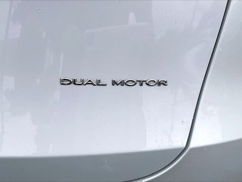 Used 2022 Tesla Model Y Long Range AWD/4WD image 8