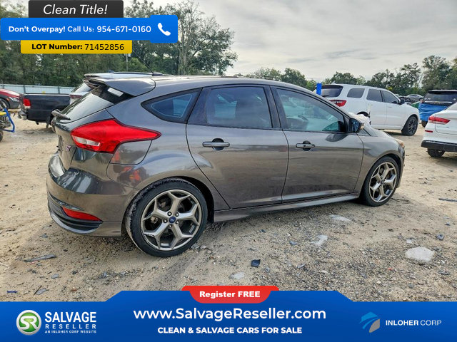 Used 2015 Ford Focus ST w/ Equipment Group 402A FWD image 4
