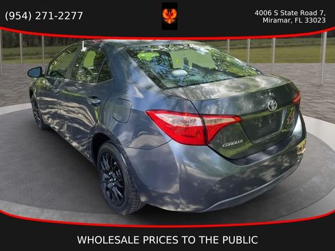 Used 2017 Toyota Corolla LE FWD image 6