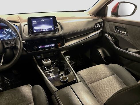 Used 2021 Nissan Rogue SV image 25