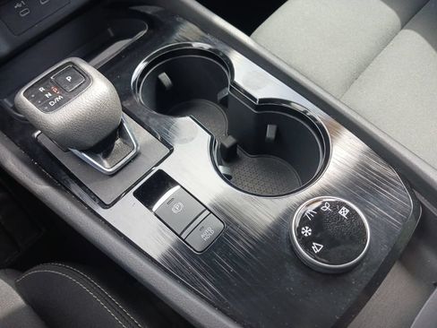 Used 2024 Nissan Rogue S AWD/4WD image 25