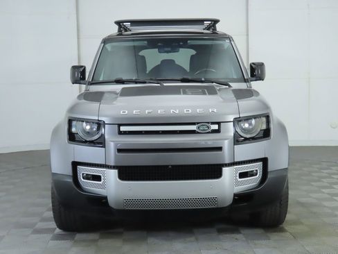 Used 2022 Land Rover Defender 110 SE image 2