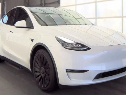 Used 2021 Tesla Model Y Long Range AWD/4WD image 2