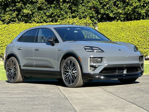 New 2025 Porsche Macan Turbo Electric image 10
