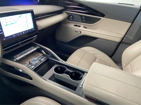 Used 2024 Lincoln Nautilus Reserve w/ Equipment Group 202A image 41