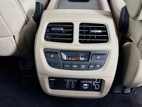 Used 2019 Honda Pilot Touring image 26