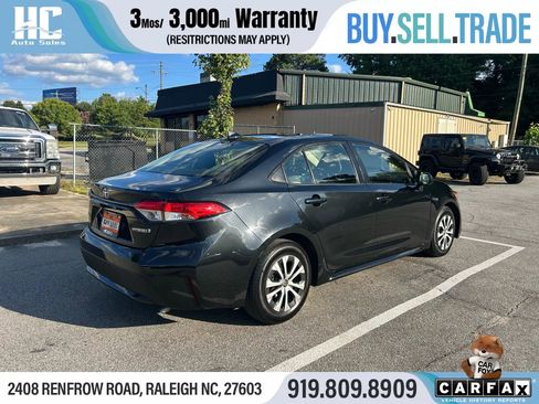 Used 2021 Toyota Corolla LE image 5