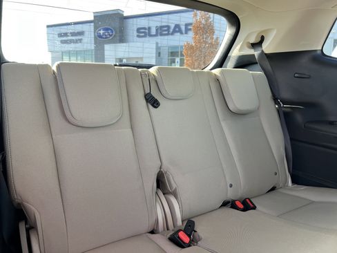 Used 2023 Subaru Ascent Premium w/ Convenience Package image 18