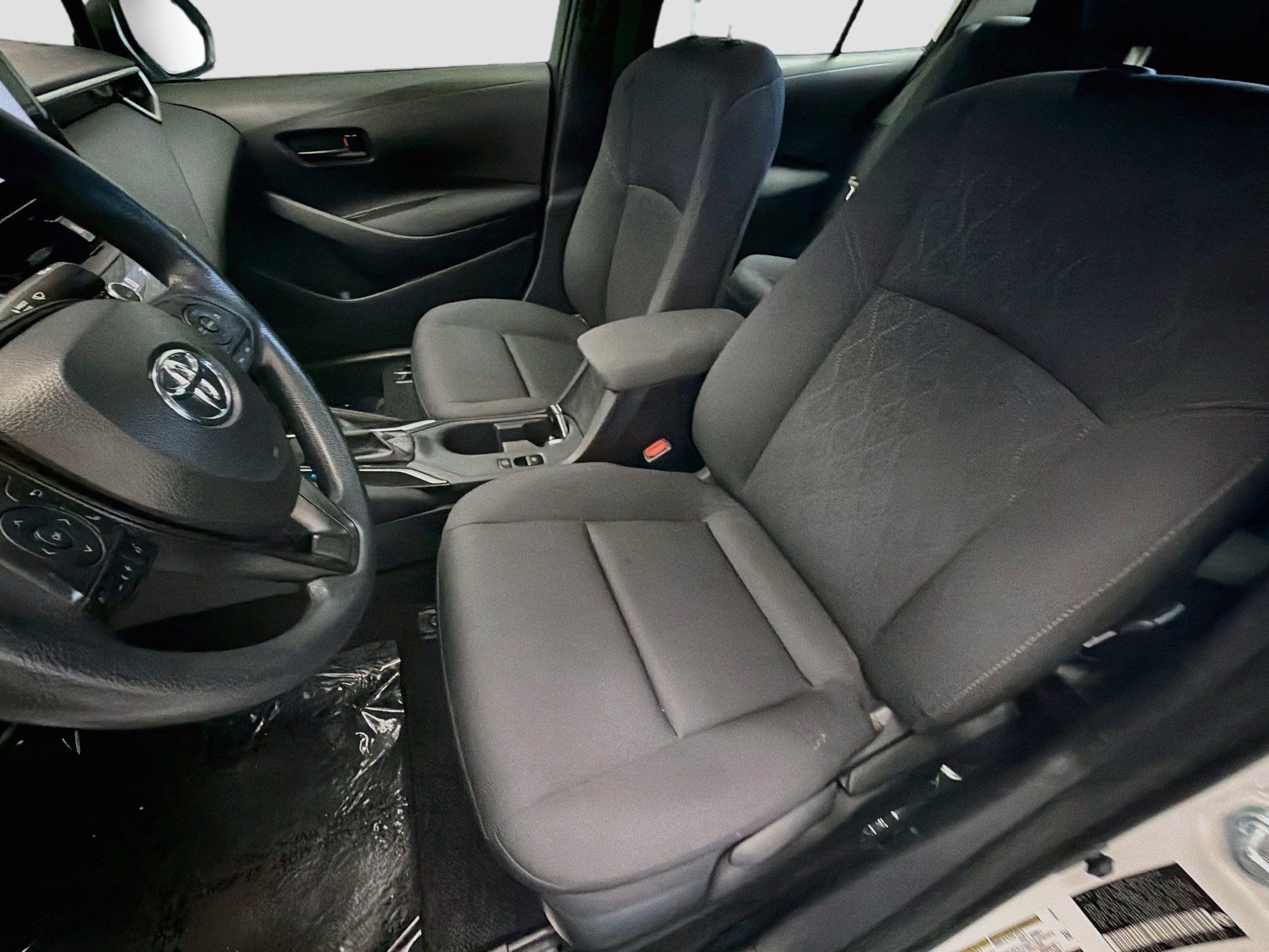 Used 2025 Toyota Corolla LE FWD image 11