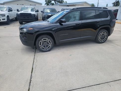 New 2026 Jeep Cherokee Laredo AWD/4WD image 1