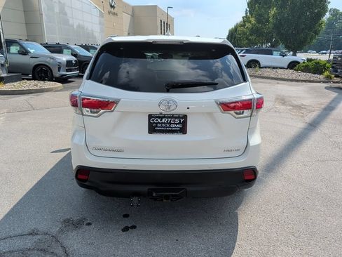 Used 2016 Toyota Highlander Limited FWD image 6