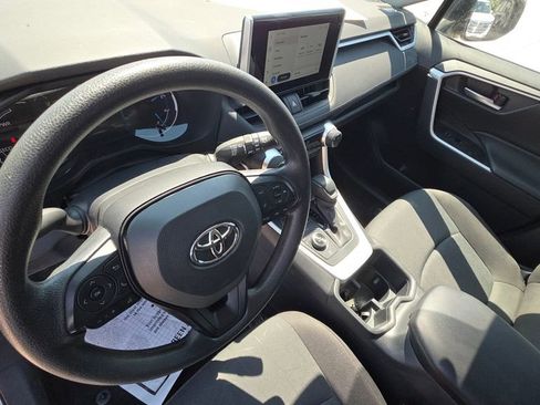 Used 2025 Toyota RAV4 XLE image 12