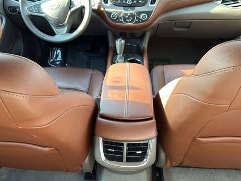 Used 2017 Chevrolet Malibu LT w/ Leather Package image 28