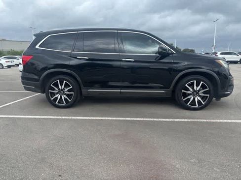 Used 2019 Honda Pilot Touring image 6