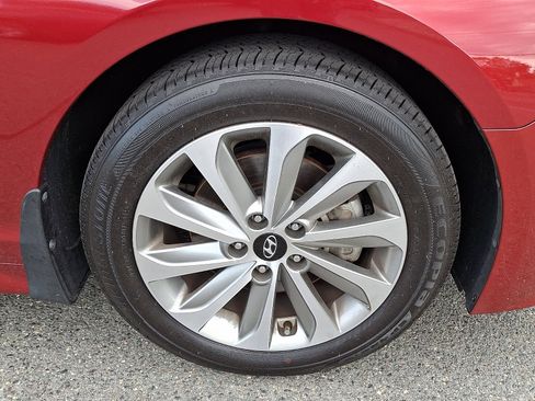 Used 2016 Hyundai Sonata Sport w/ Option Group 03 FWD image 8