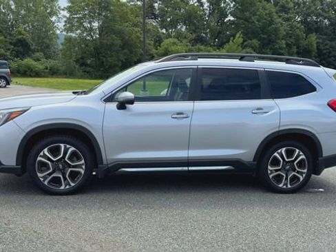 Used 2023 Subaru Ascent Limited AWD/4WD image 5