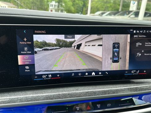 Certified 2024 BMW 760i xDrive w/ Executive Package AWD/4WD image 12