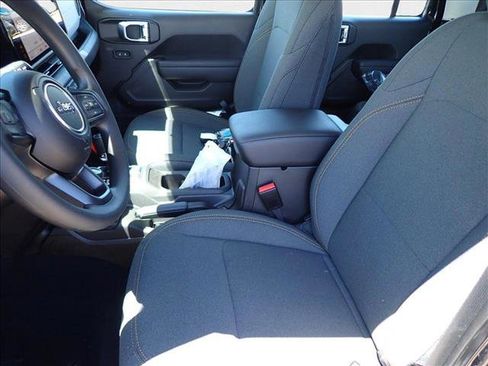 New 2025 Jeep Gladiator Sport image 10