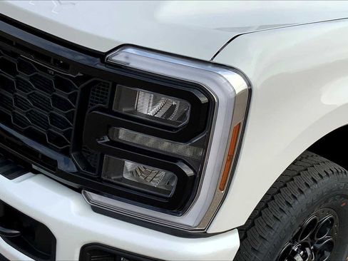 New 2026 Ford F250 Lariat w/ Black Appearance Package AWD/4WD image 13