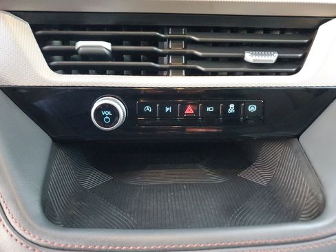 Used 2025 Ford Explorer Active image 26